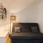 Cozy In Apartment *